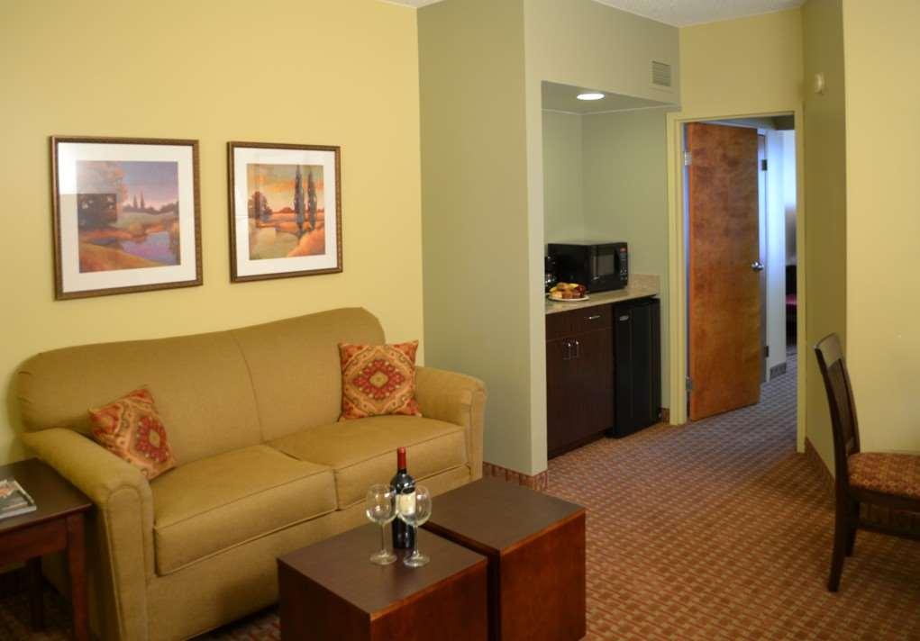 Euro-Suites Hotel Morgantown Δωμάτιο φωτογραφία