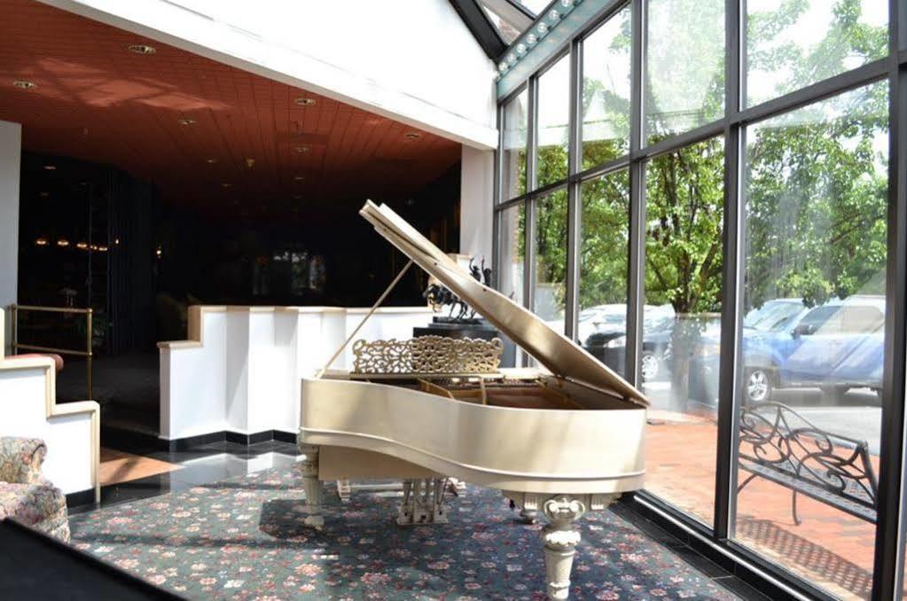 Euro-Suites Hotel Morgantown Εξωτερικό φωτογραφία